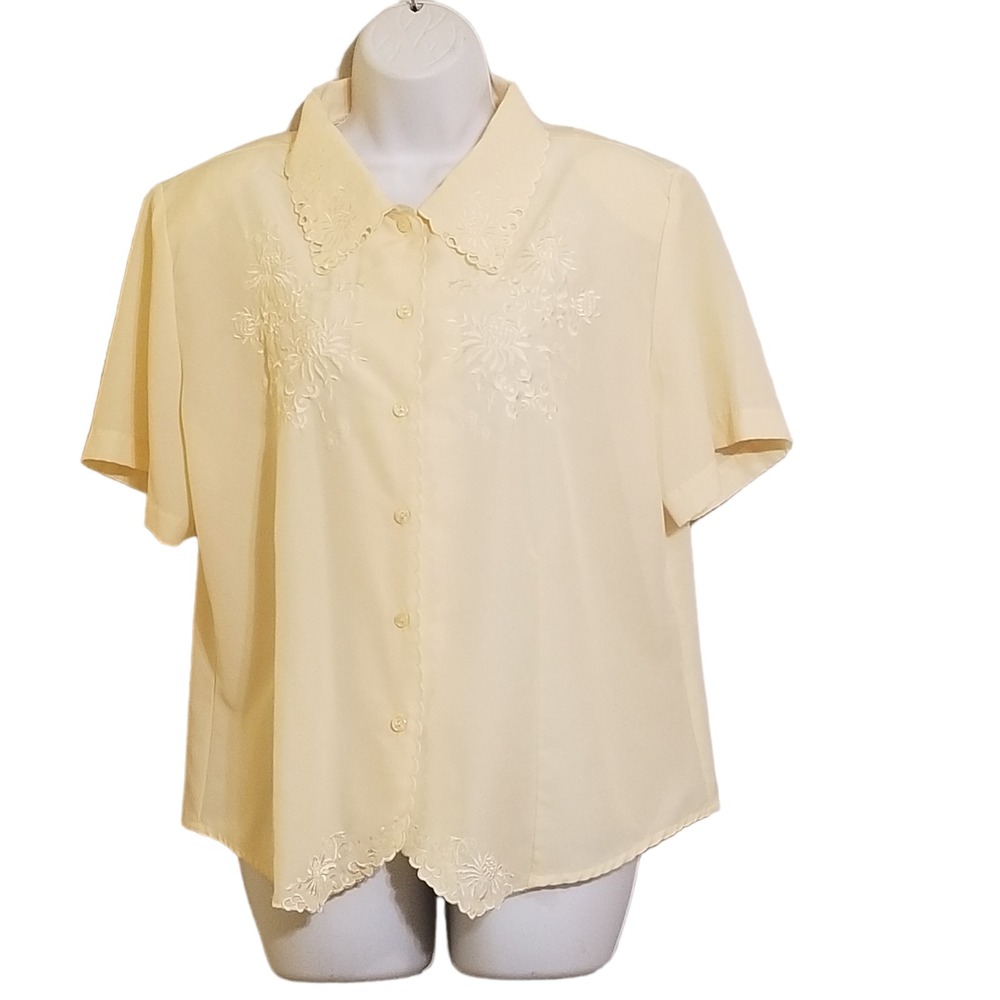Joanna Vintage Blouse L Pale Yellow Button Up Embroidered Fitted Scalloped Edges